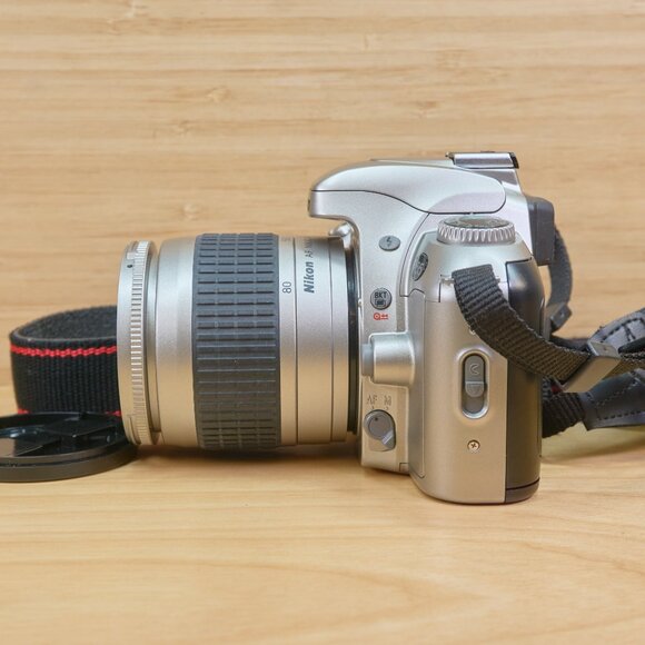 Nikon F55 Film SLR 35mm Film Camera, with AF Nikkor 28-80mm f3.3-5.6G Lens - Picture 4 of 9